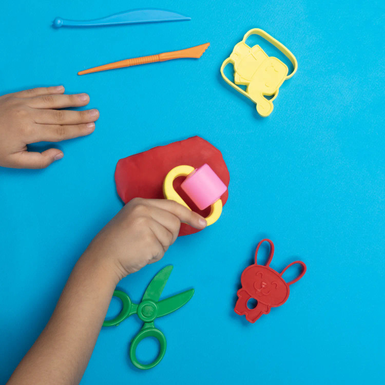 خمیر بازی سری kids شخصیت های بامزه کوچک 7 رنگ( خشک نشدنی فونزل آلمان)